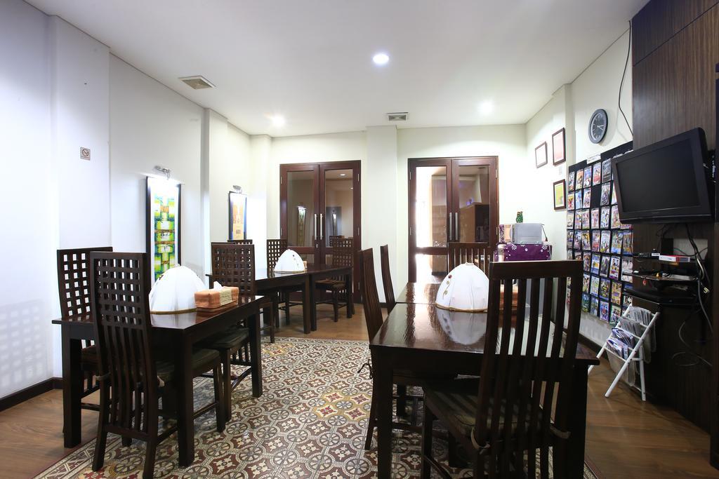Reddoorz @ Menteng Джакарта Екстериор снимка