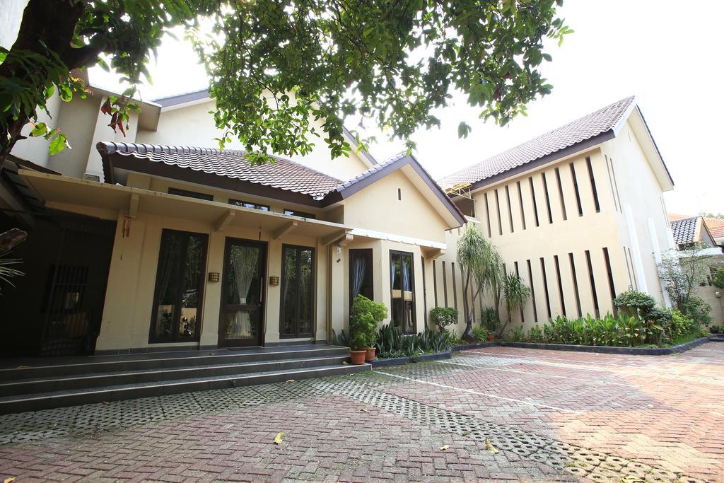 Reddoorz @ Menteng Джакарта Екстериор снимка